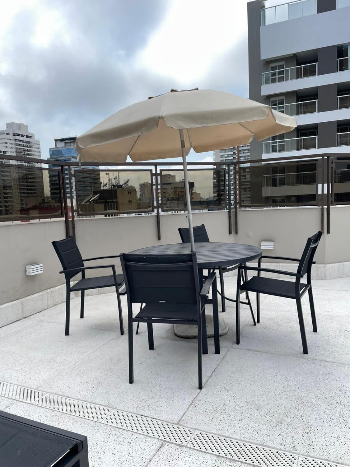 Flat No Hotel Cosmopolitan Com Estacionamento Gratis E Piscina Santos  Buitenkant foto